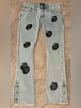 Don’t Let Mom Find Out Women’s Frown Patch Snap Leg Jeans Size 30 Measured 30x31